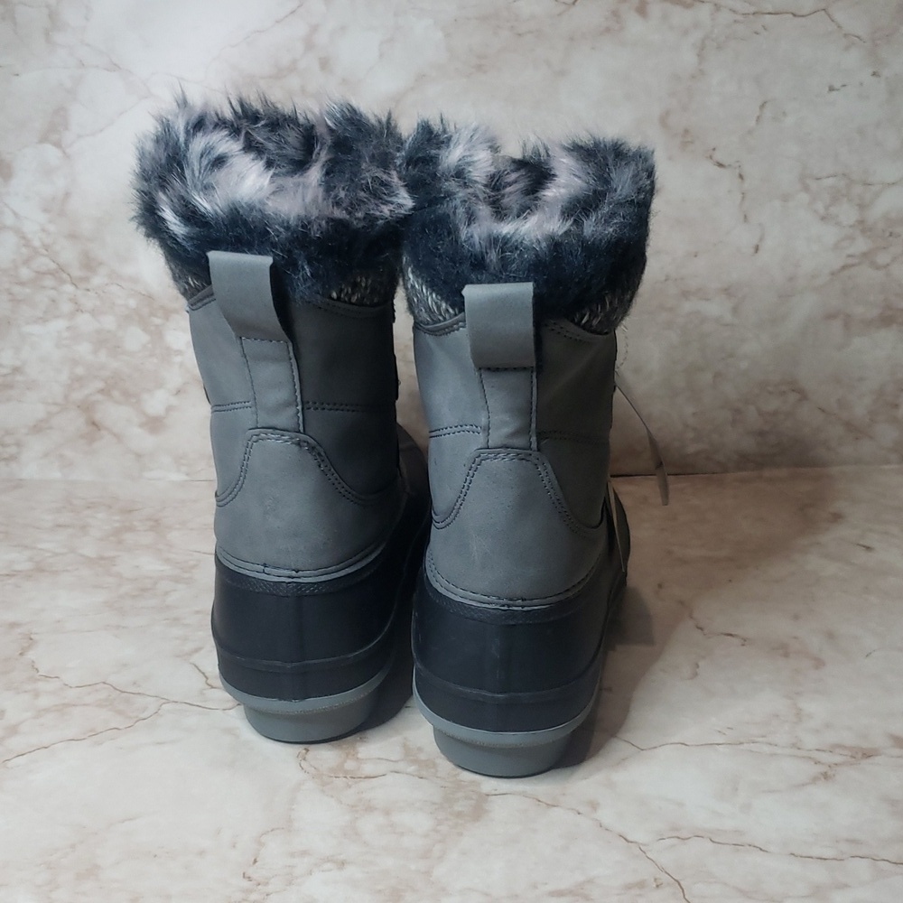 Khombu Stylish Winter Boots with Faux Fur Trim - Picture 3 of 7